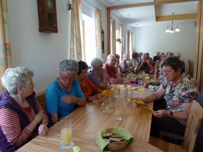 n_06 b. Mostheurigen.jpg